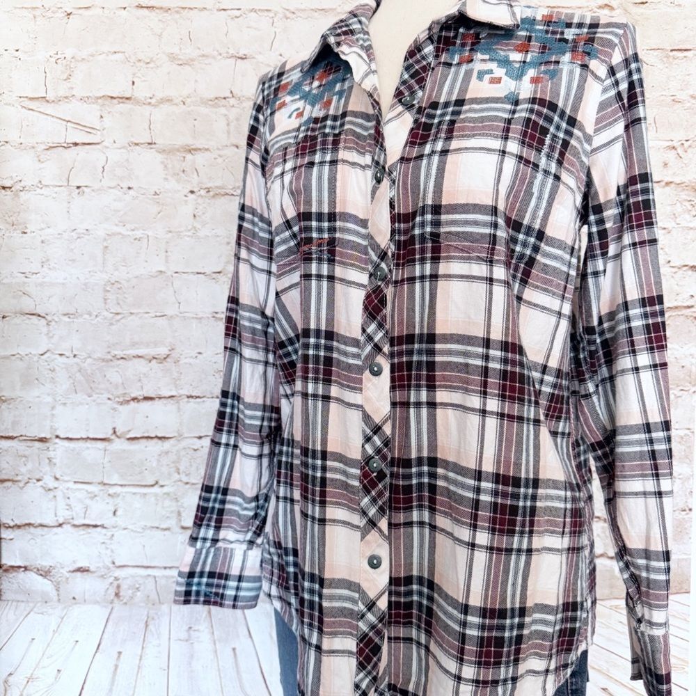 Ariat plaid flannel southwestern shirt